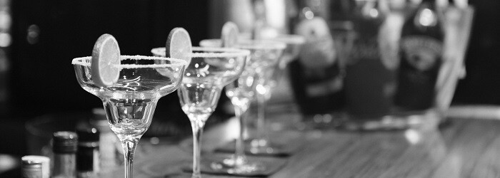 life-of-pix-free-stock-photos-spain-glass-bar-cocktail-700x250